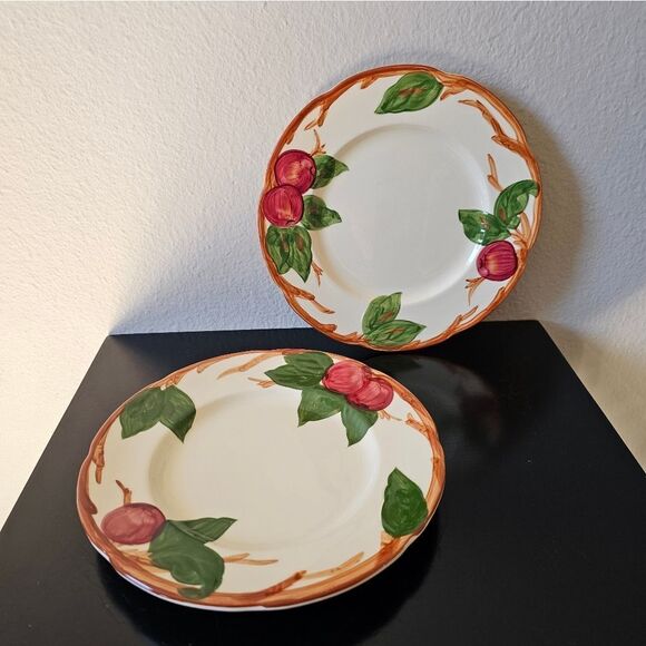 2 Vintage Franciscan Earthware Dinnerware Ceramic Hand Painted Apple Plates - Picture 1 of 6